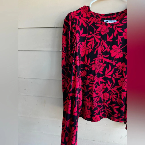 Chico's Touch of Cool Floral Ruched Sleeve Top - Size M - Long Sleeve, Holiday - Picture 6 of 8